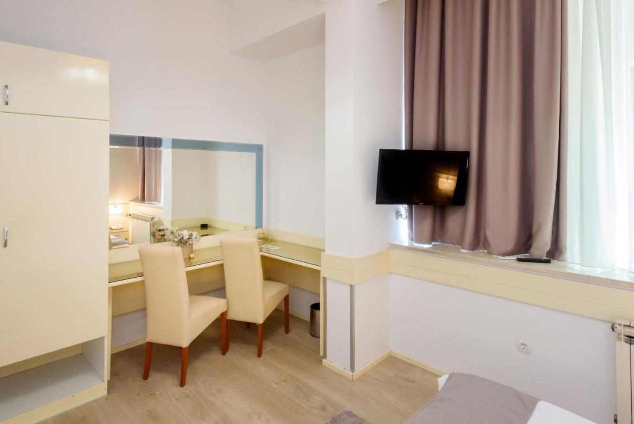 Metković Hotel Mb מראה חיצוני תמונה