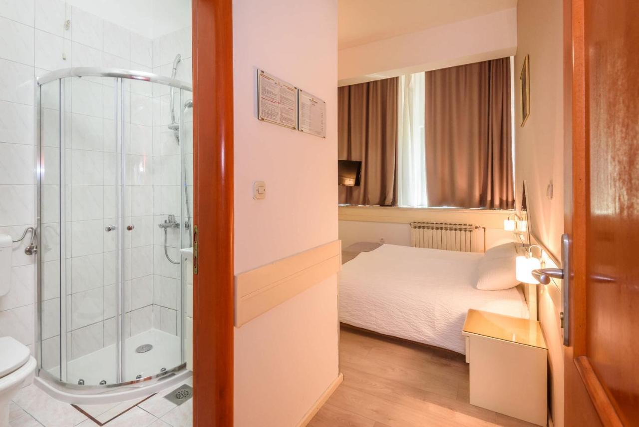Metković Hotel Mb מראה חיצוני תמונה
