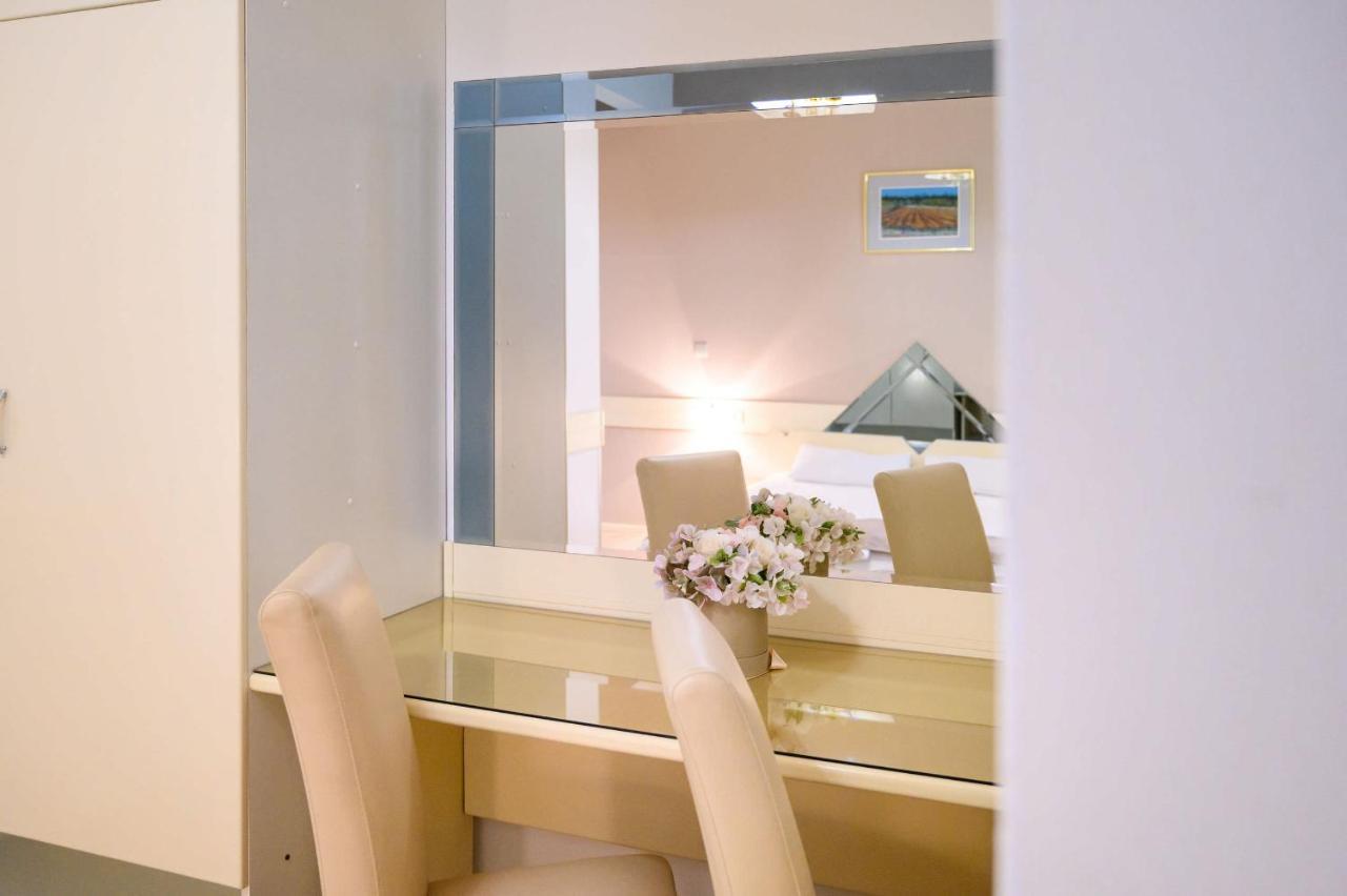 Metković Hotel Mb מראה חיצוני תמונה
