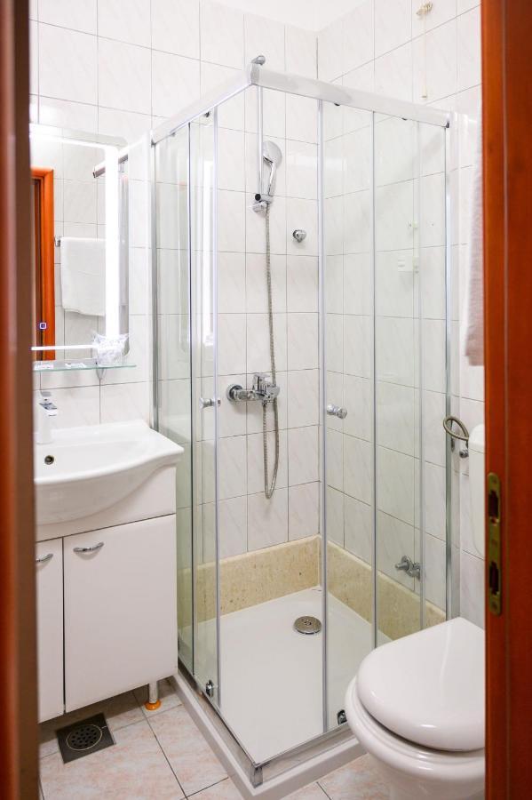 Metković Hotel Mb מראה חיצוני תמונה
